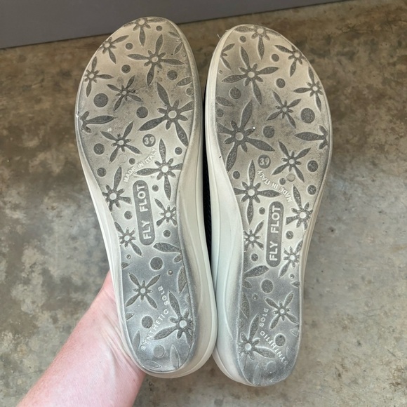 Fly Flot Slip On Sandals Size 8 - Picture 8 of 13